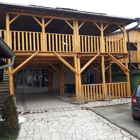 B&B Beli Andjeo Sremska Mitrovica Esterno foto